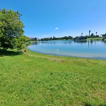 In The Lake Апартаменты